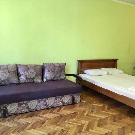 Svobody, Apartments Near The Opera إلفيف المظهر الخارجي الصورة