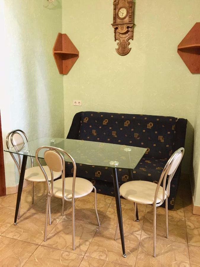 Svobody, Apartments Near The Opera إلفيف المظهر الخارجي الصورة