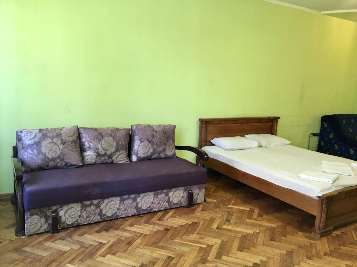 Svobody, Apartments Near The Opera إلفيف المظهر الخارجي الصورة