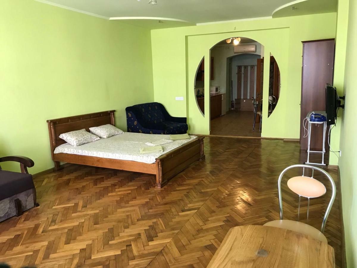 Svobody, Apartments Near The Opera إلفيف المظهر الخارجي الصورة